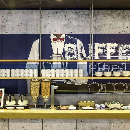 Отель Ibis Budget 2*